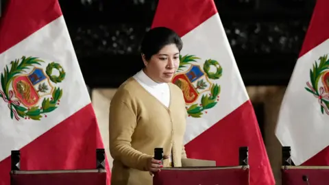 Peru Breaks Diplomatic Ties with Mexico Over Asylum Controversy