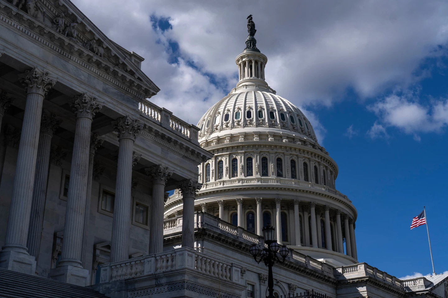 Stalemate Continues as U.S. Government Shutdown Enters Sixth Day