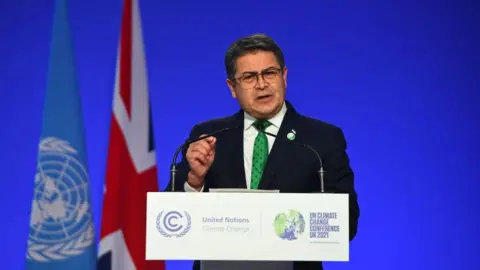 Trump Pledges Pardon for Honduras' Former President Convicted of Drug Trafficking