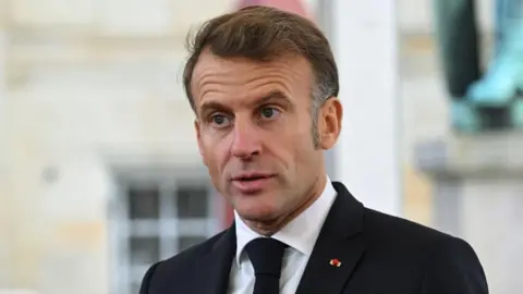 Calls for Early Elections Amidst Political Turmoil in France