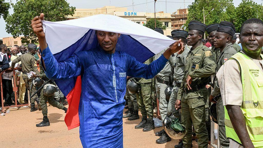 Russia’s Skies over Niamey: Aid to Nigerian Rulers and Losses for Sahel Communities
