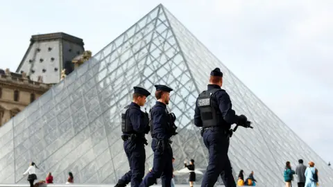 Louvre's Security Failures Exposed in Court Report Following Museum Heist