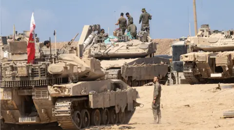 Gaza City Faces New Wave of Destruction as Israeli Forces Advance