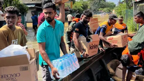 Sri Lanka's Cyclone Response: A Community United in Volunteerism