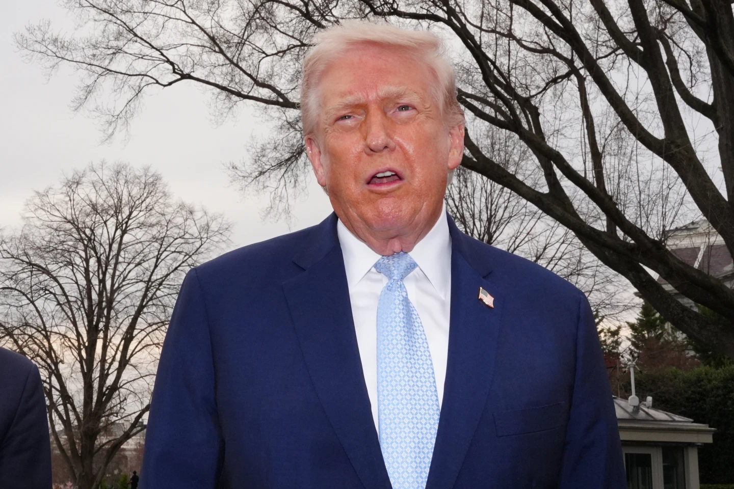 Trump Threatens Immigration Officers in Airport Security Standoff