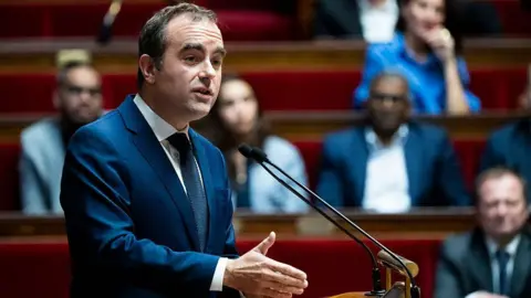 French Prime Minister's Narrow Escape: A Fragile Victory Amidst Political Turmoil