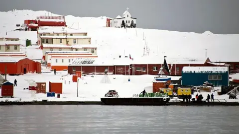 American Pilot Detained in Antarctica Released Under Conditions