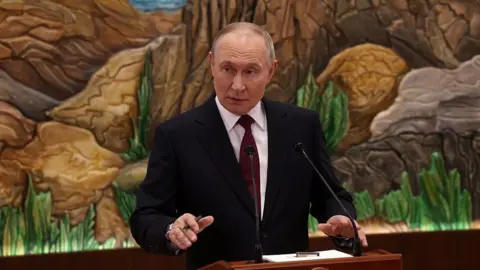 Putin Reiterates Territorial Demands Amid Ukraine Peace Talks