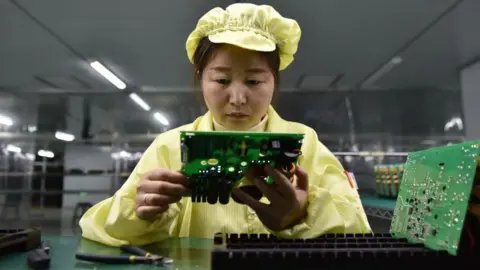 China's Economic Growth Stumbles Amid Rising Trade Tensions with the US