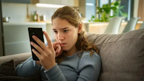 Failure of Instagram Teen Safety Tools: Study Reveals Alarming Gaps