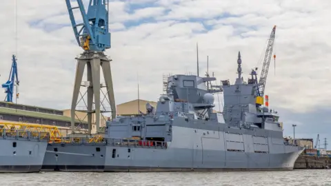 Urgent Security Threat in Hamburg: Two Arrested for Naval Vessel Sabotage