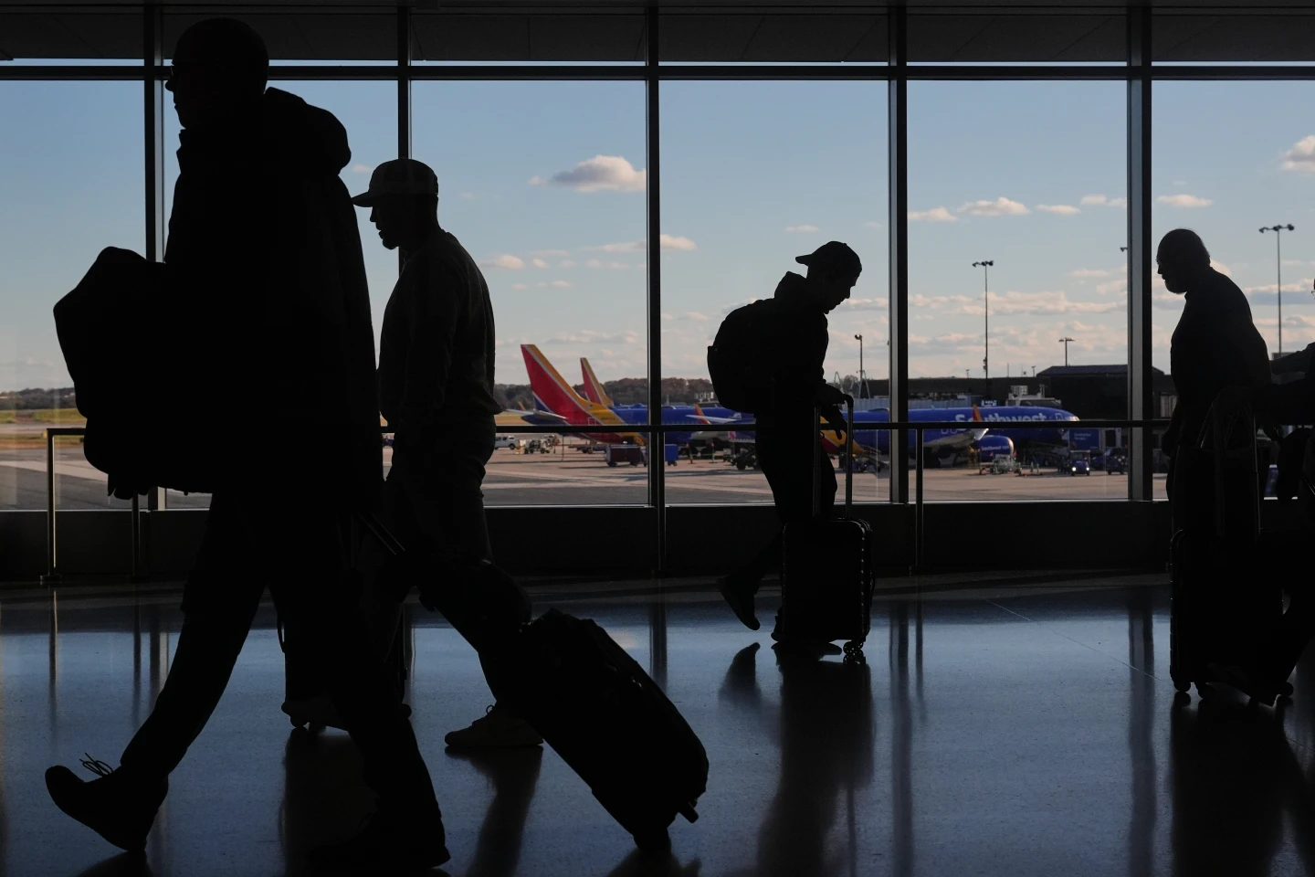 Air Travel Faces Further Disruptions Amid Ongoing FAA Flight Cuts