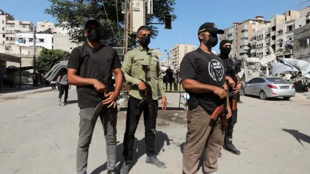 Hamas Reasserts Control in Gaza Amid Internal Tensions and Violence