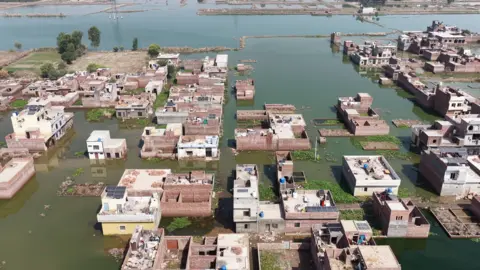 Rising Waters: The Impact of Climate Change on Pakistan's Communities