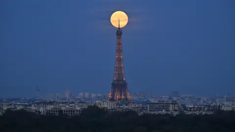 Supermoon Wows Observers Worldwide: A Celestial Celebration