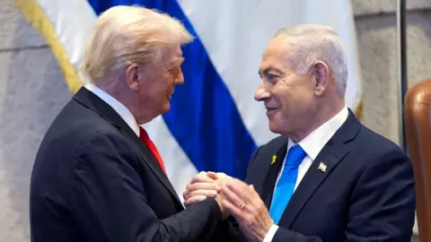 Trump Pressures Israel's President for Netanyahu Pardon Amid Ongoing Corruption Trial