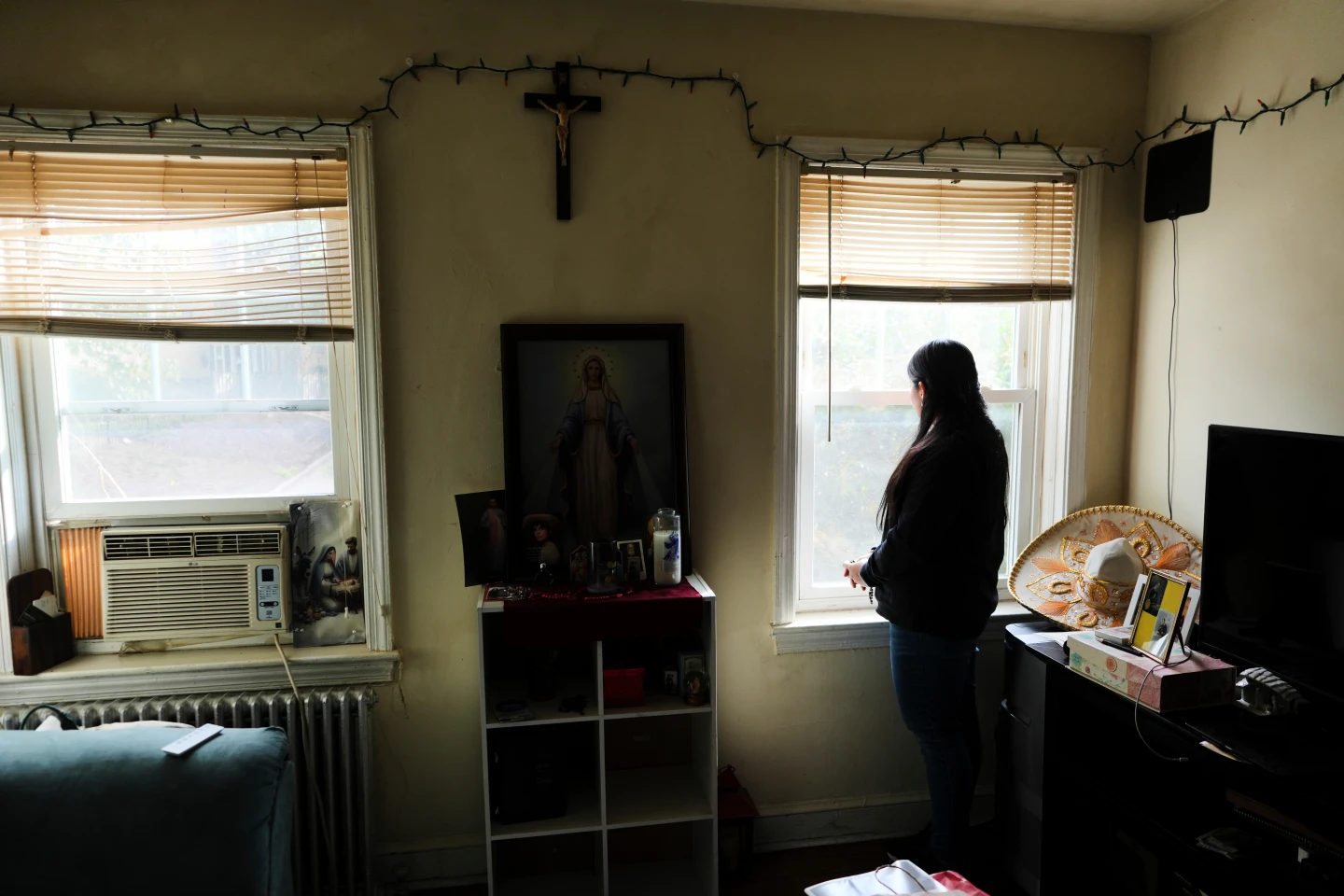 Struggles of Immigrant Community at Sacred Heart Church Amid Immigration Crackdown