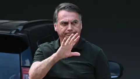 Bolsonaro Attributes Ankle Monitor Damage to Medication-induced Paranoia