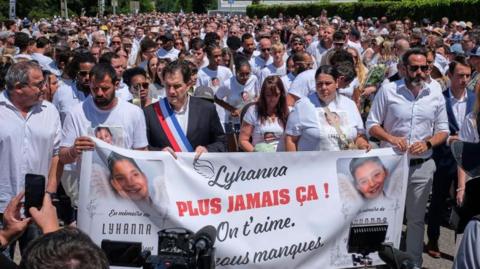 French town buries 11‑year‑old Lyhanna as police failures come under scrutiny
